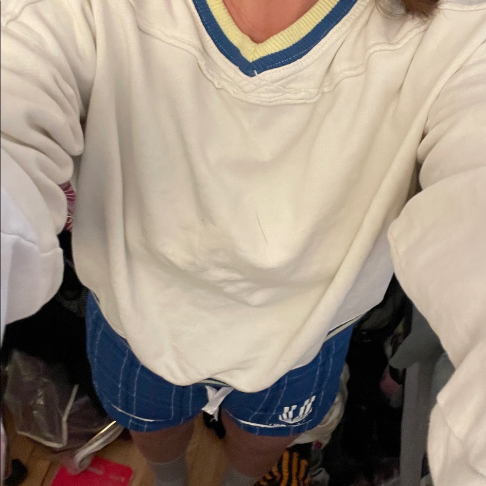 Free People Rio cropped Sweatshirt. - Picture 5 of 10